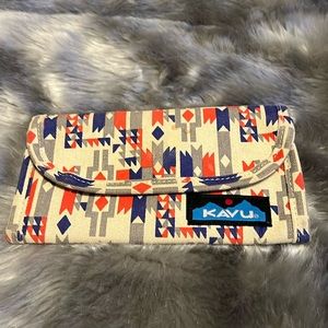 Kavu Spencer trifold wallet clutch